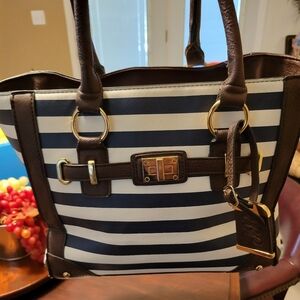 Bulldog Concealed Carry Purse Tote